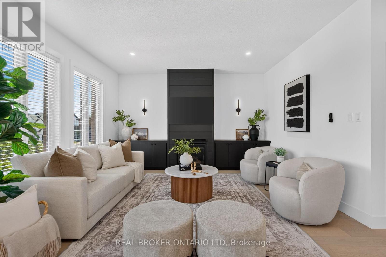 77 DAVENTRY WAY - 7