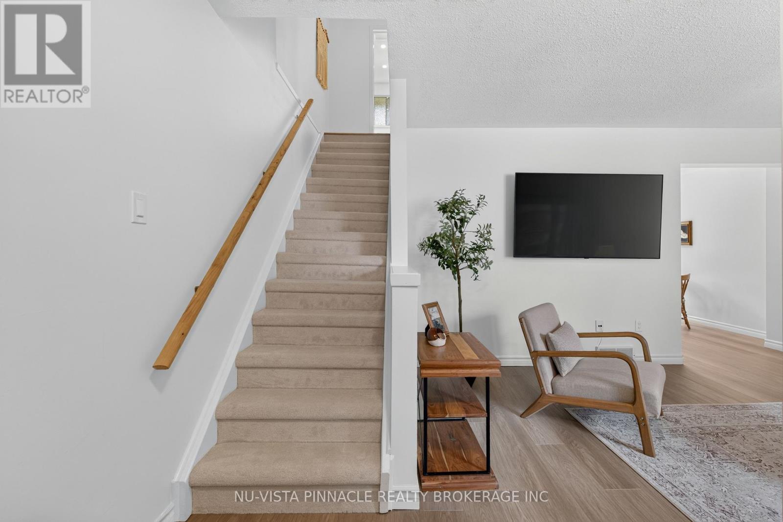28 EDGEMERE CRESCENT - 21