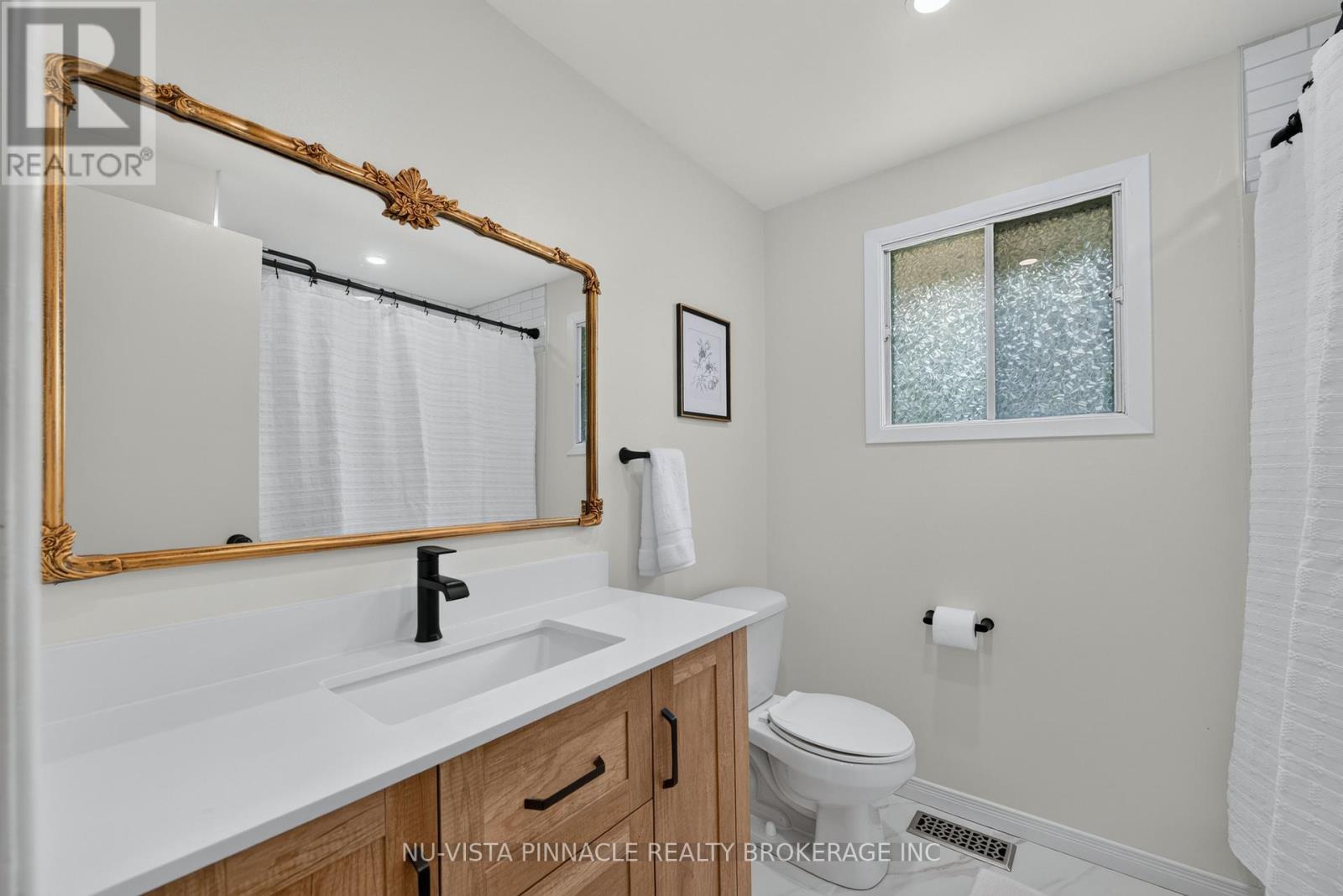 28 EDGEMERE CRESCENT - 23