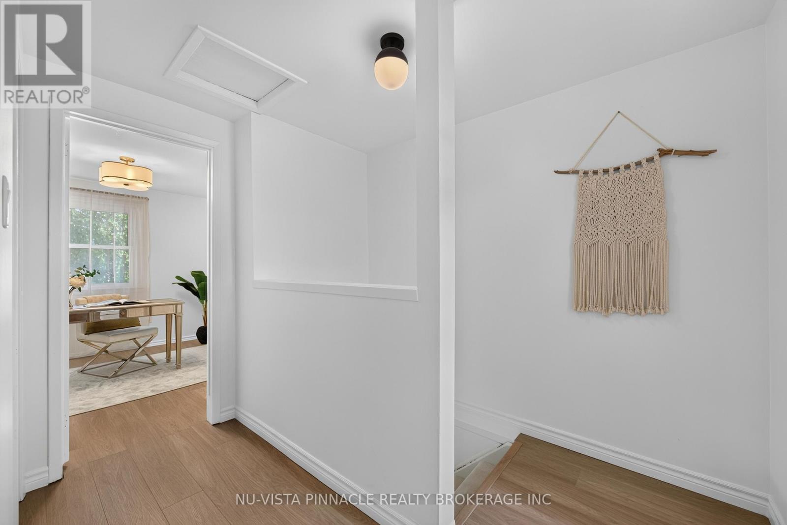 28 EDGEMERE CRESCENT - 26