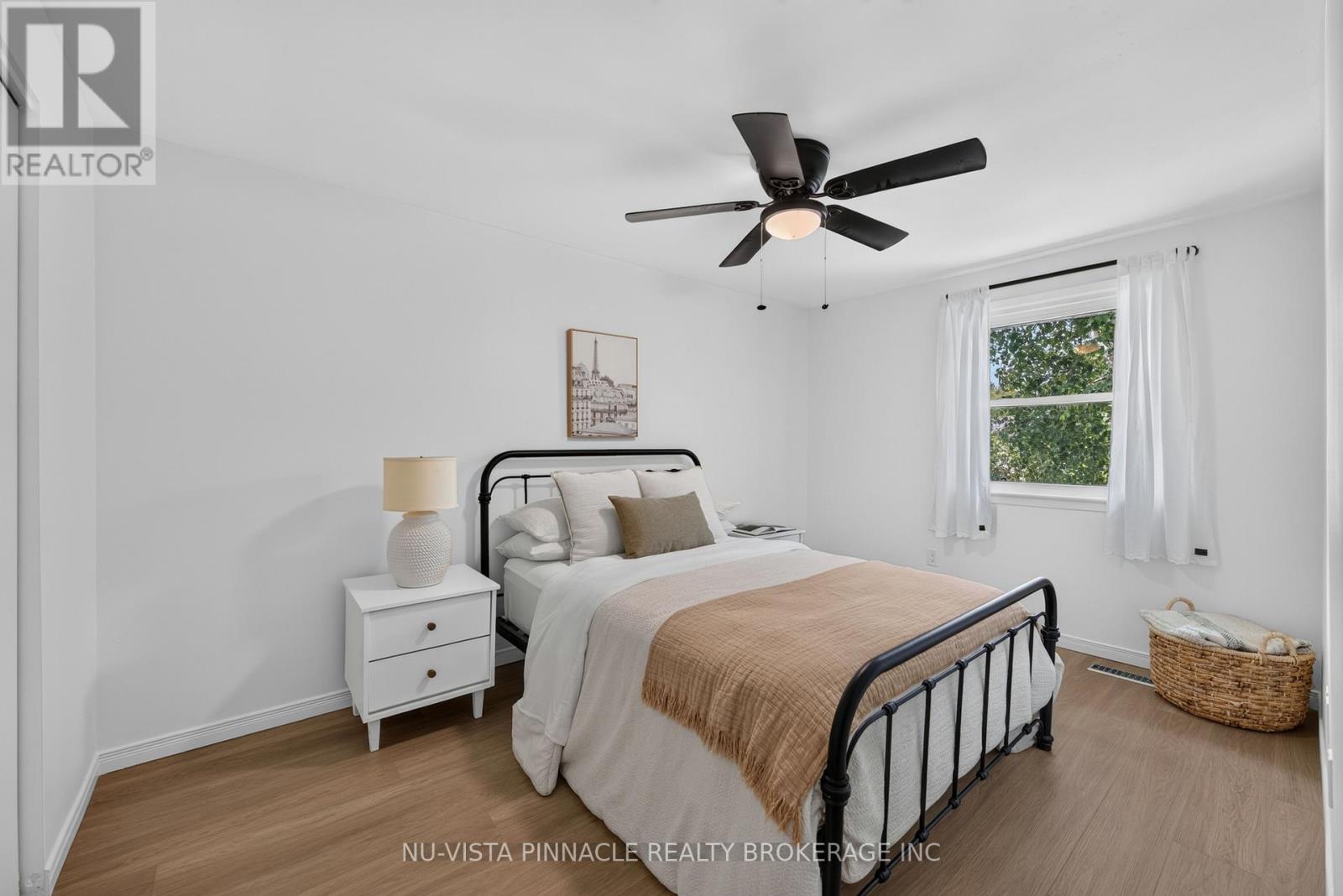 28 EDGEMERE CRESCENT - 29