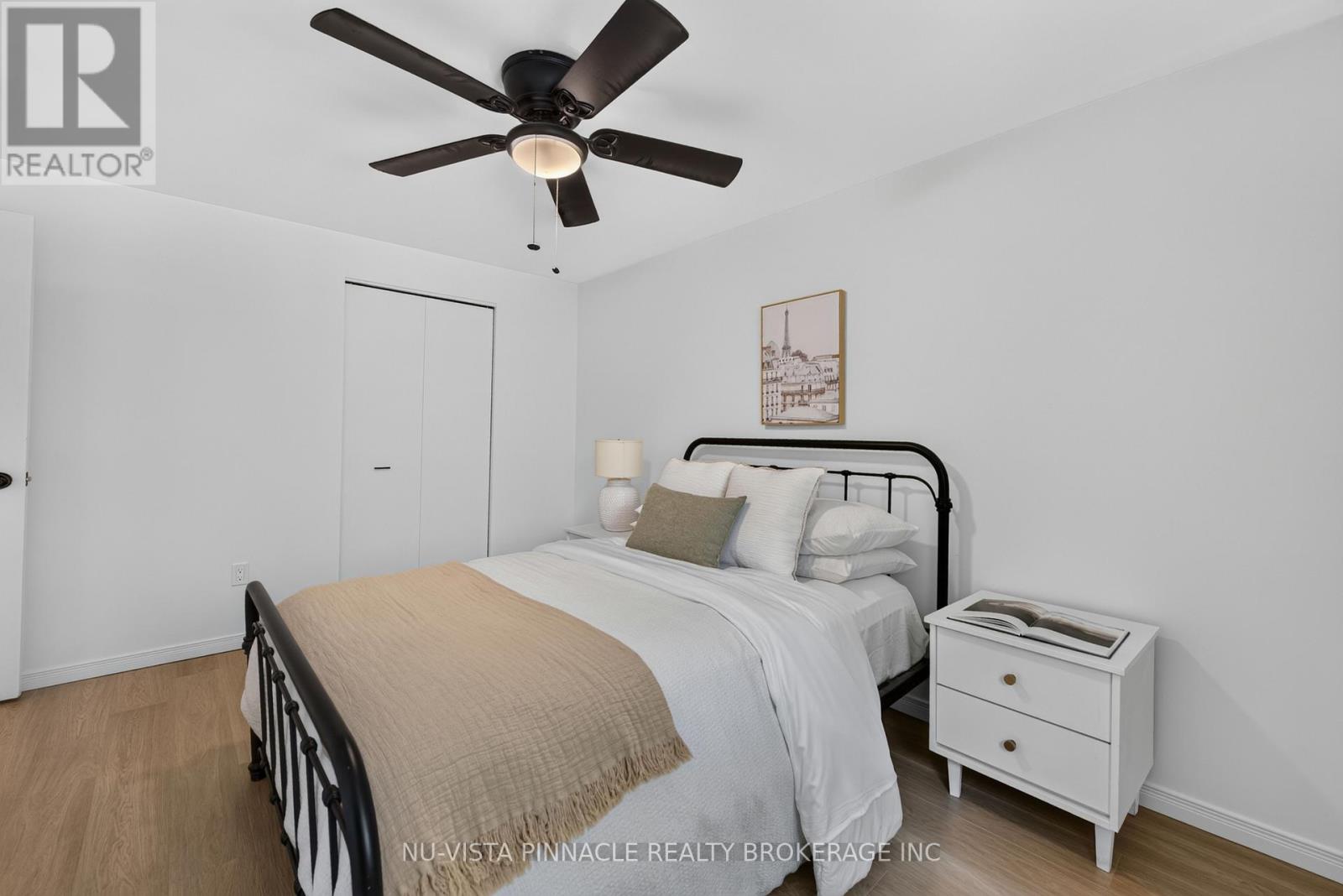 28 EDGEMERE CRESCENT - 30