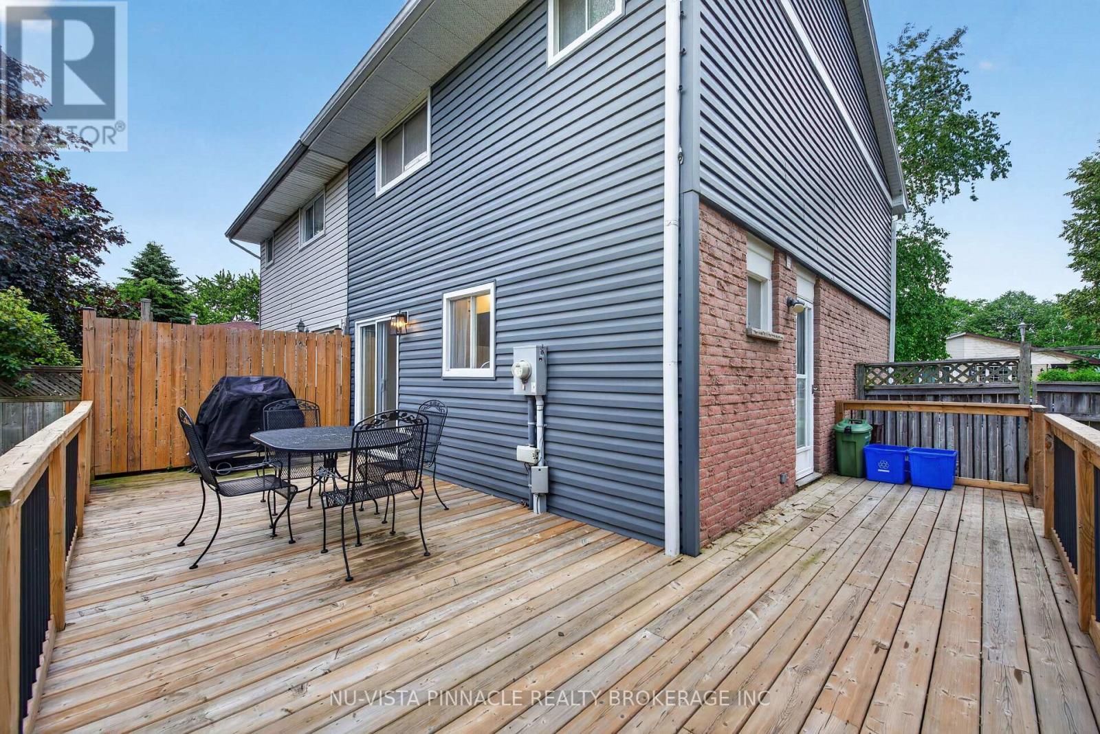 28 EDGEMERE CRESCENT - 36