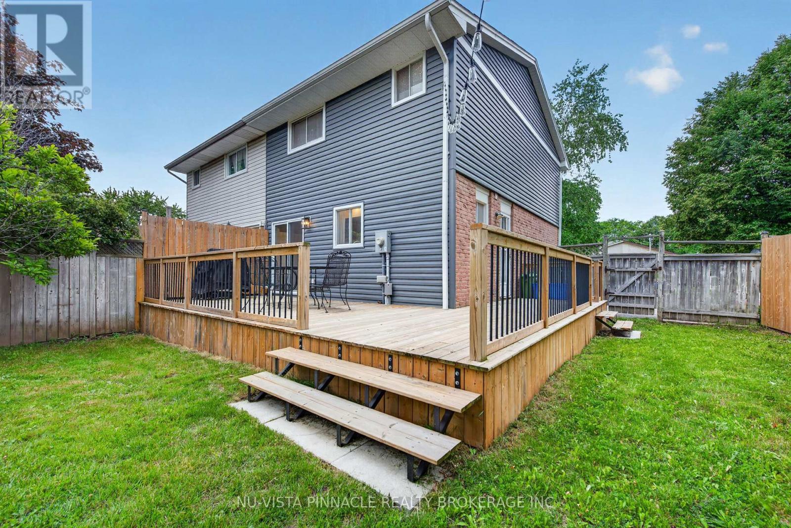 28 EDGEMERE CRESCENT - 37