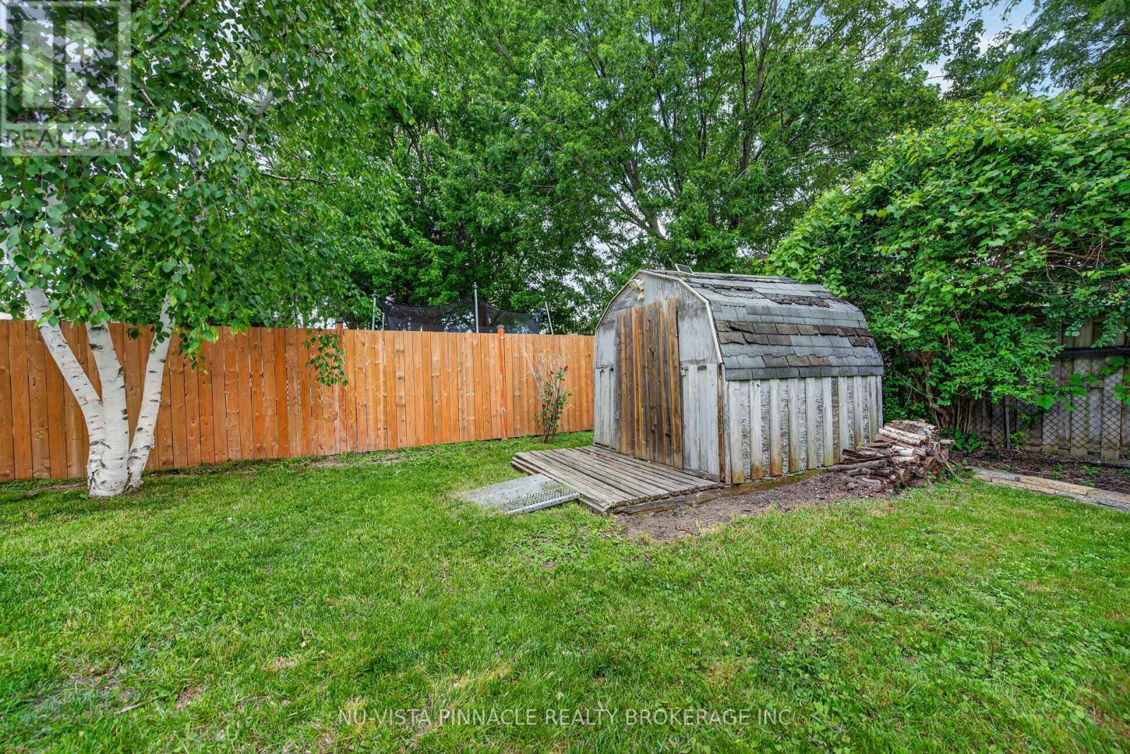 28 EDGEMERE CRESCENT - 41