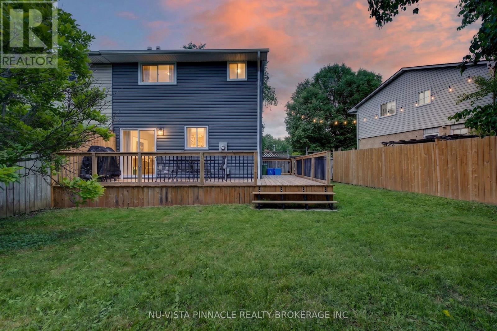 28 EDGEMERE CRESCENT - 44