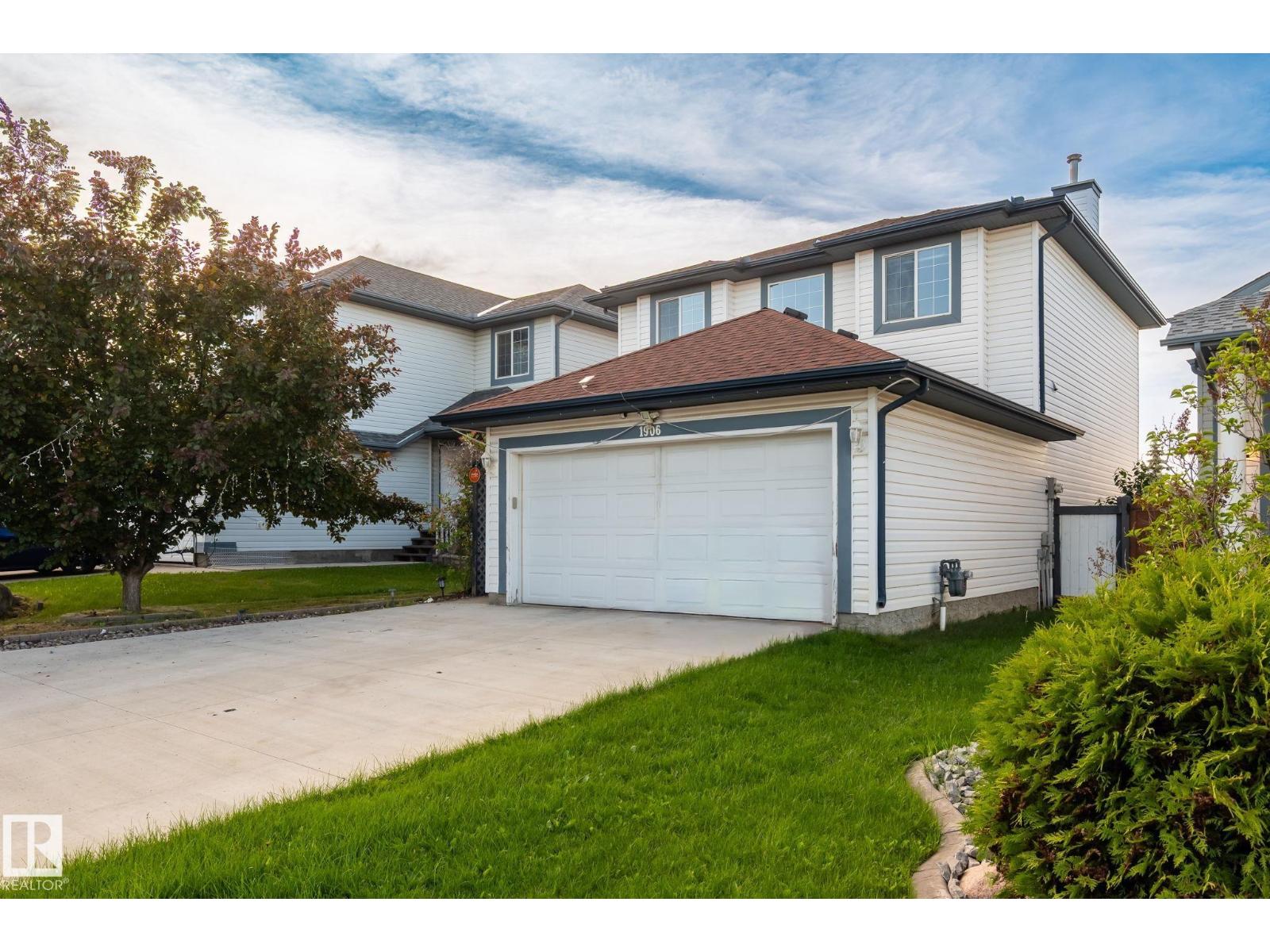 1906 37B AV NW - 2