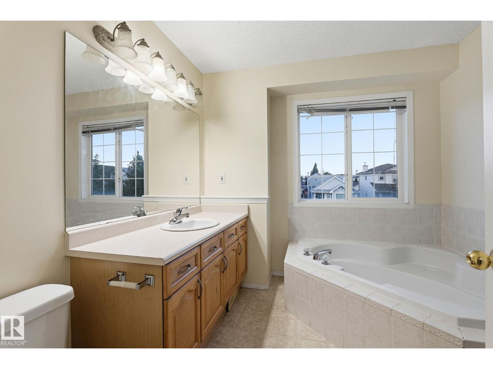 1906 37B AV NW - 26