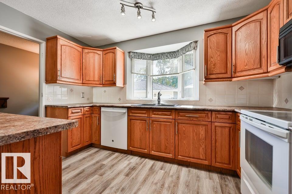 17 MILLERS RD — photo 21