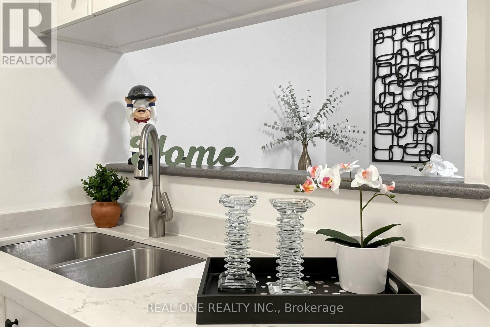 #306 24 WELLESLEY STREET W - 16