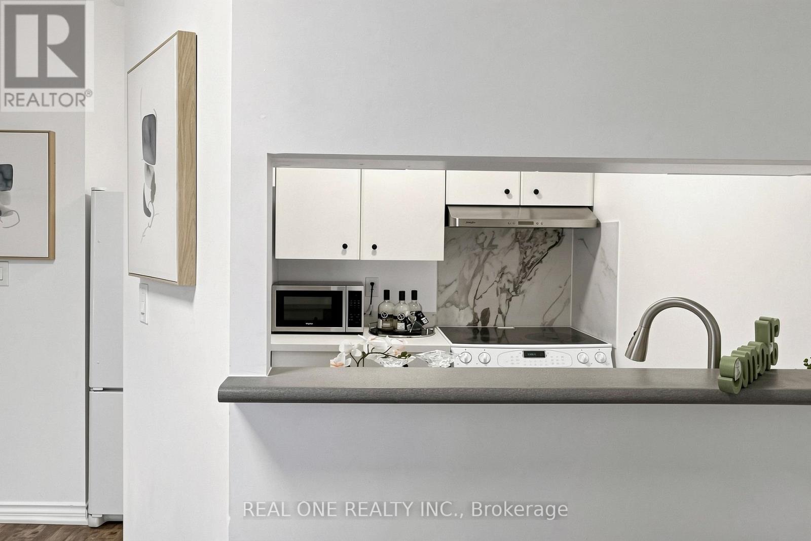 #306 24 WELLESLEY STREET W - 20