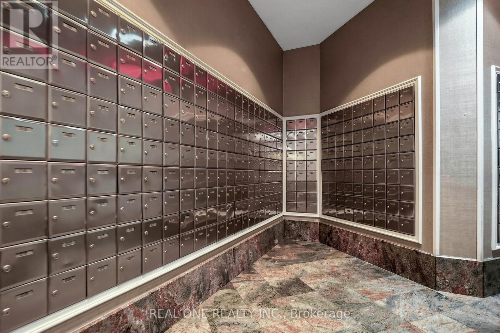 #306 24 WELLESLEY STREET W - 32
