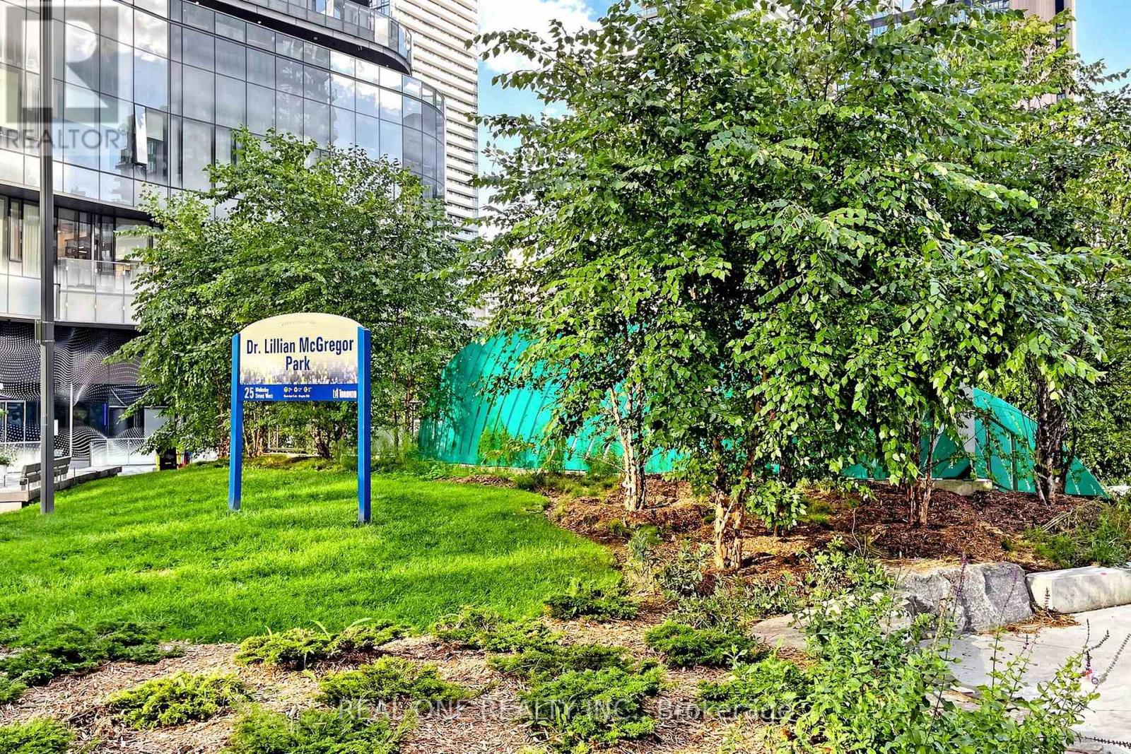 #306 24 WELLESLEY STREET W - 38