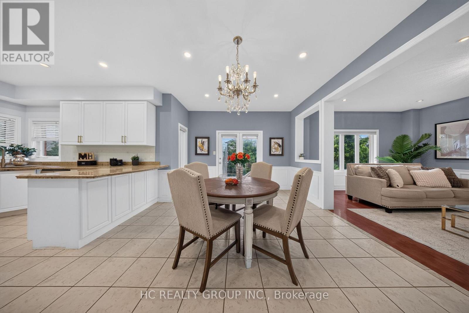 21 WOLF TRAIL CRESCENT - 20