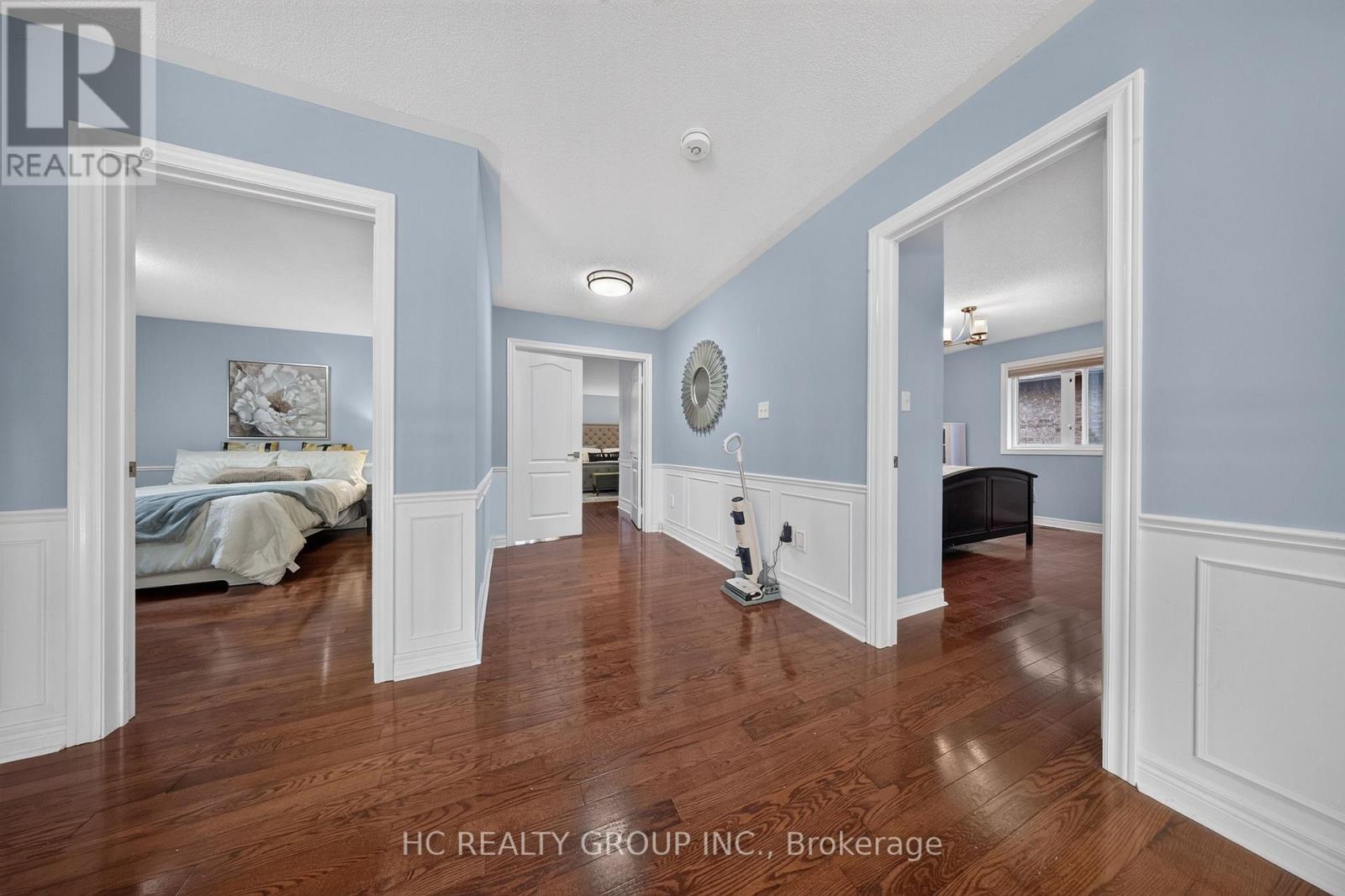 21 WOLF TRAIL CRESCENT - 24