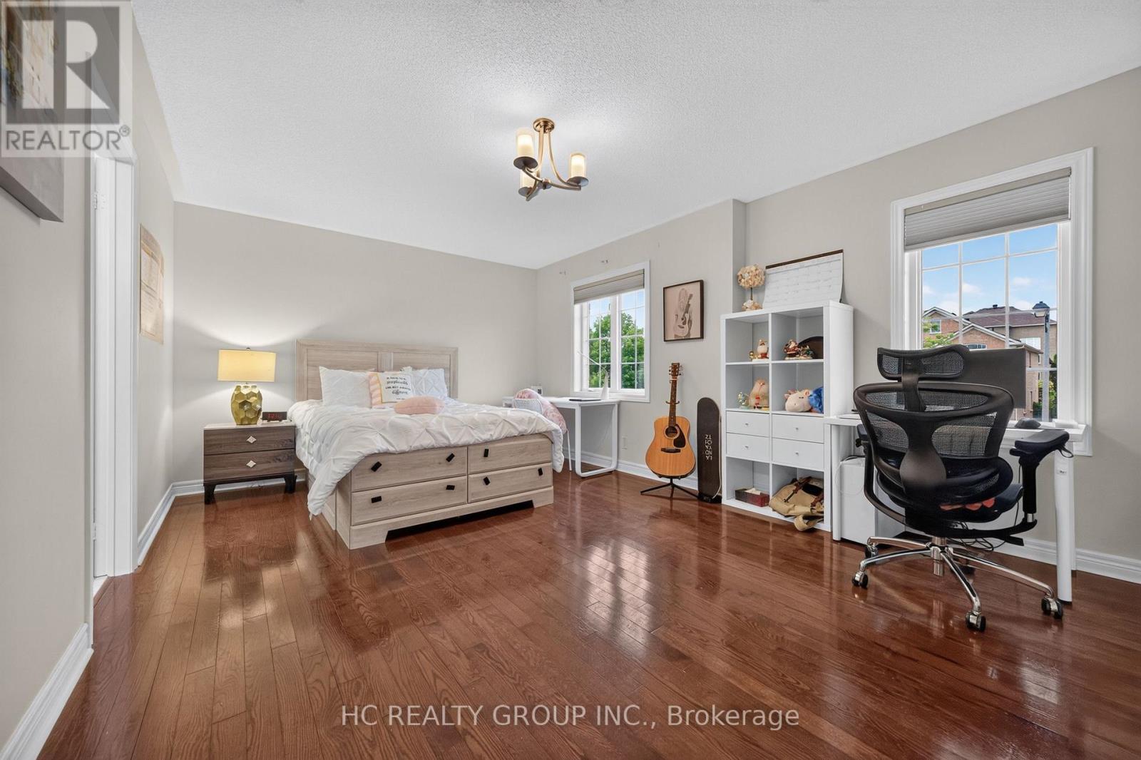 21 WOLF TRAIL CRESCENT - 29