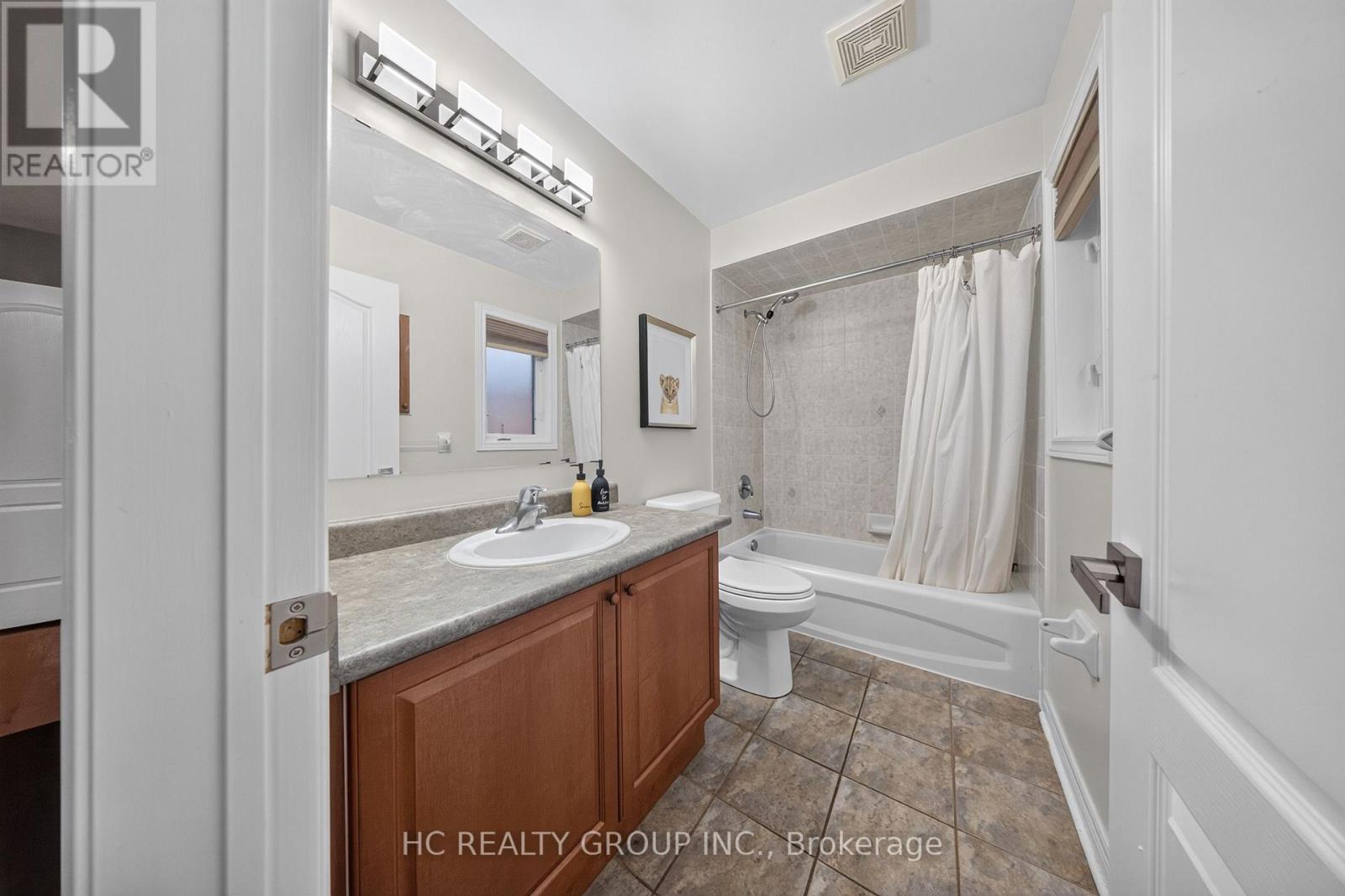 21 WOLF TRAIL CRESCENT - 36