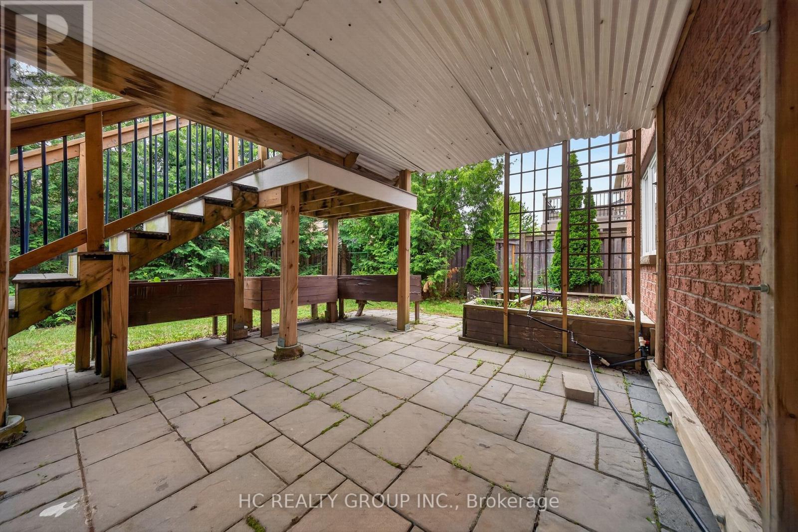 21 WOLF TRAIL CRESCENT - 42