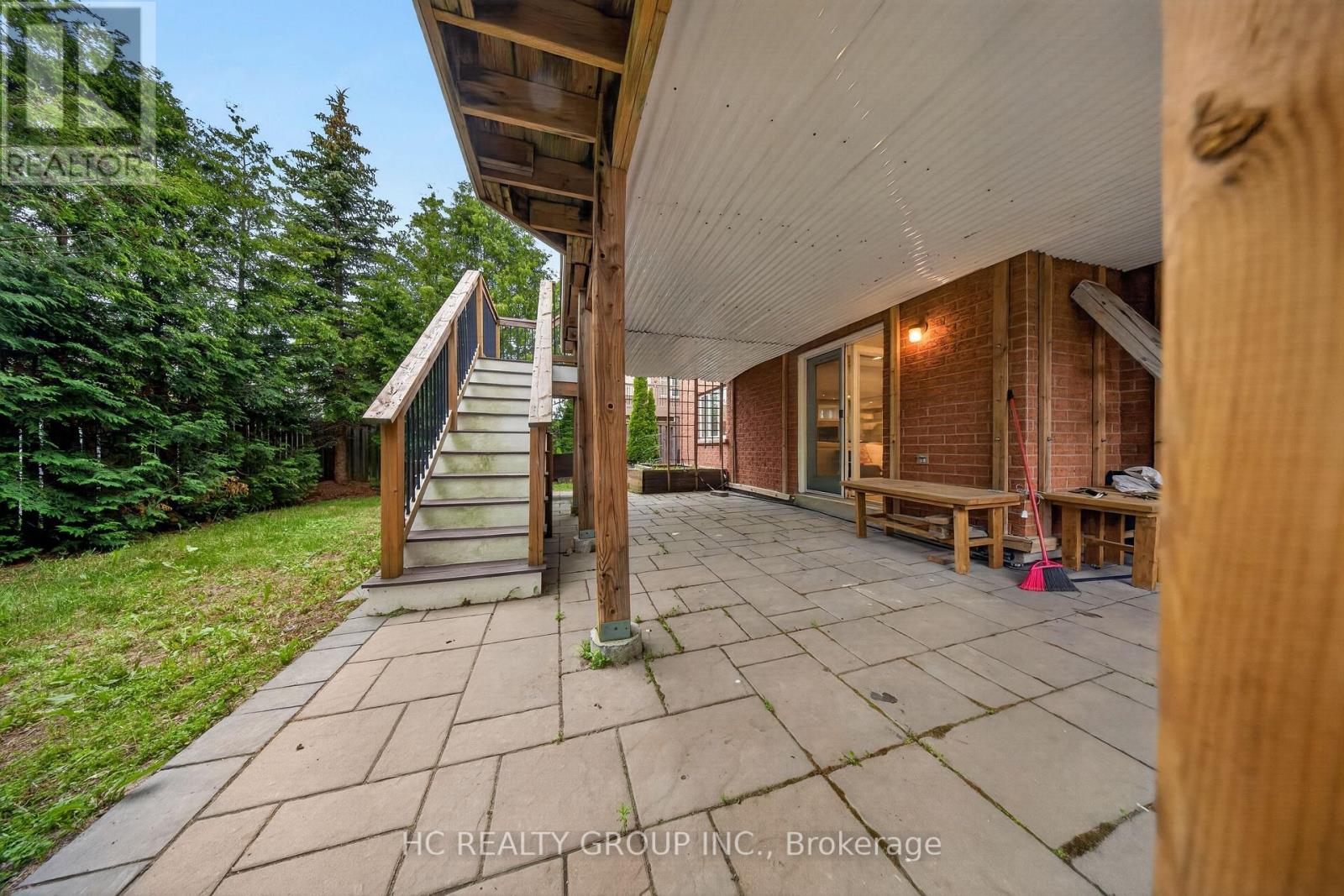 21 WOLF TRAIL CRESCENT - 43