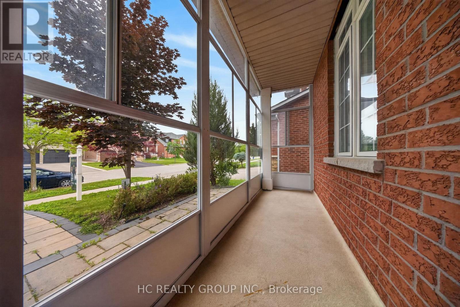21 WOLF TRAIL CRESCENT - 47
