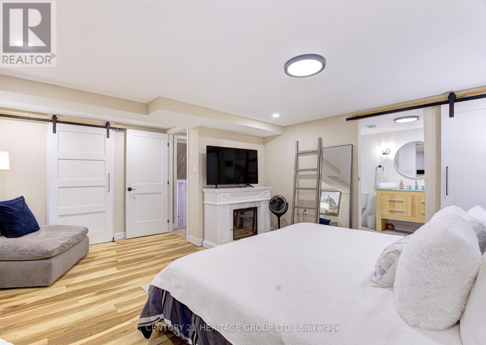 2379 DUNCASTER DRIVE - 17