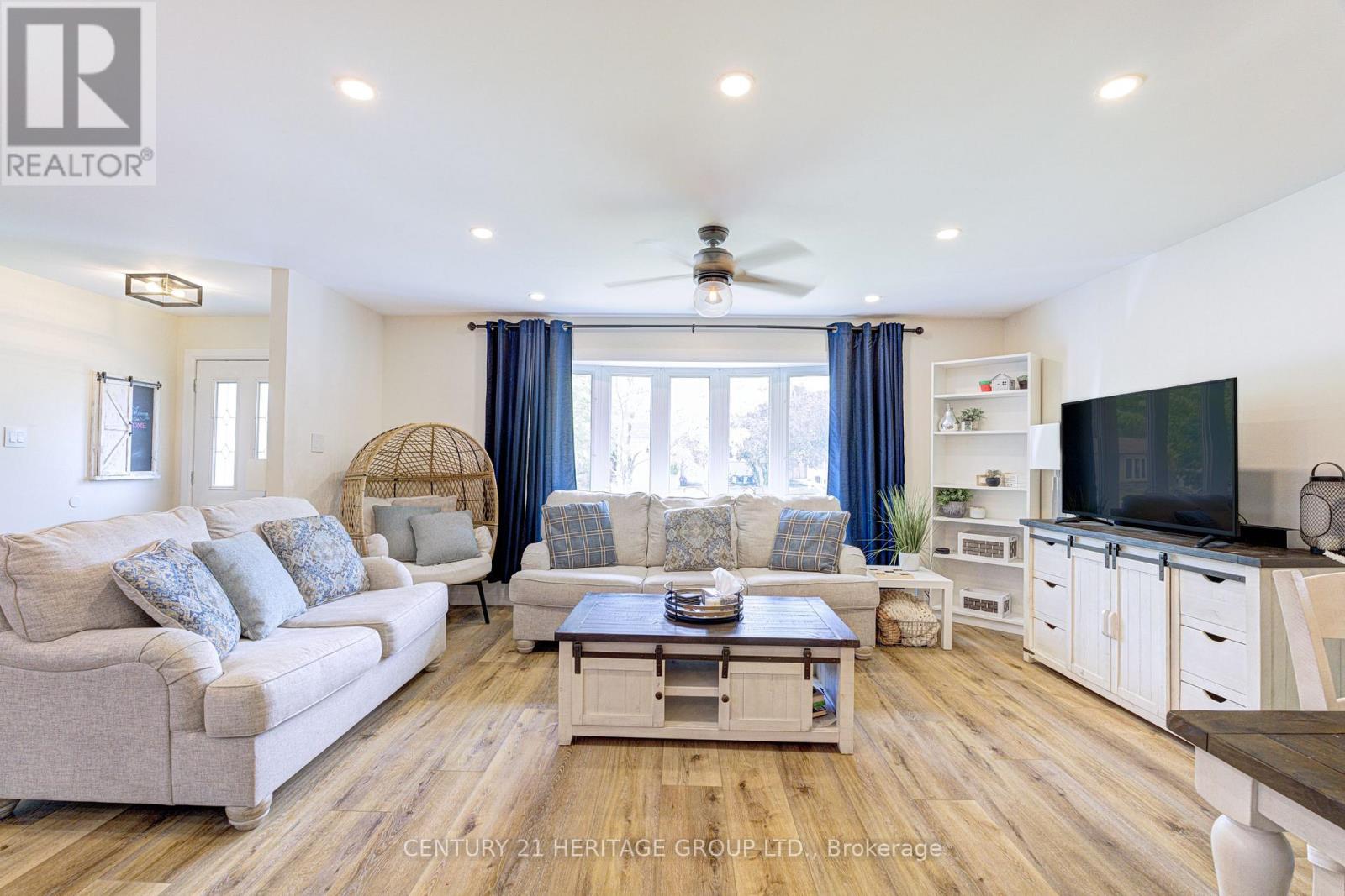 2379 DUNCASTER DRIVE - 4