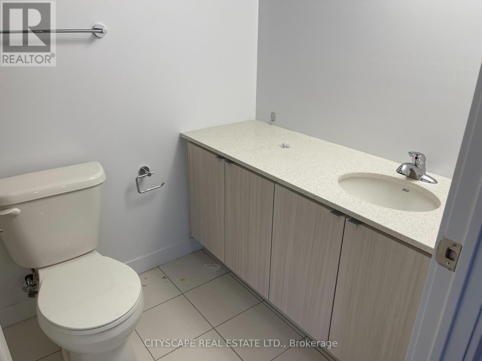 #507 2433 DUFFERIN STREET S - 26
