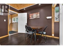 Enclosed porch - 965 Stadacona Street W, Moose Jaw, SK S6H2A9 Photo 8