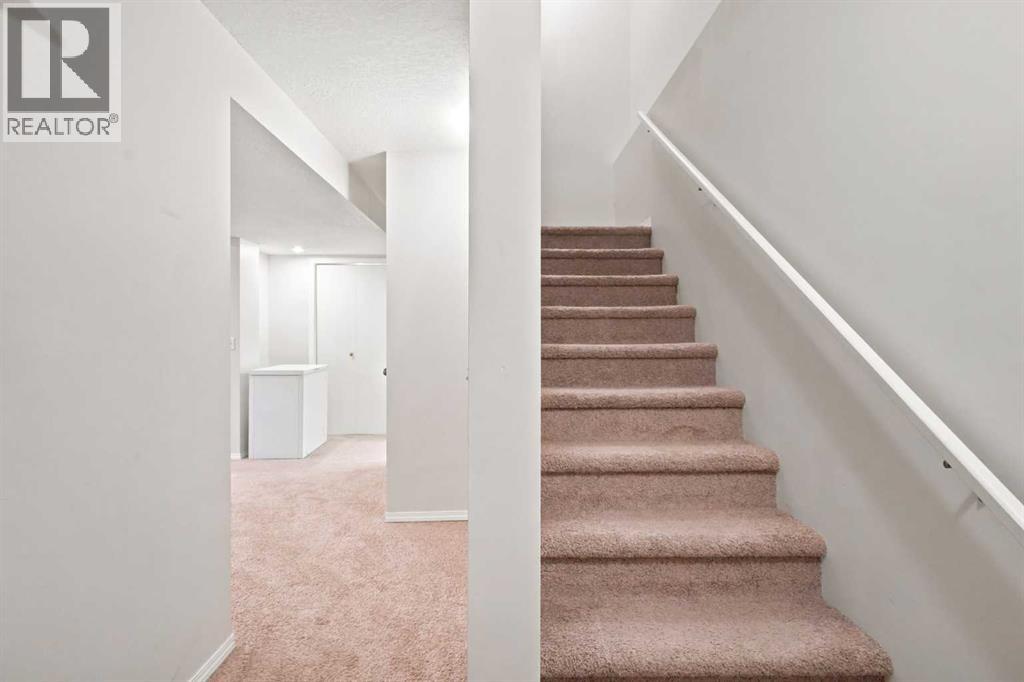 Stairs to basment