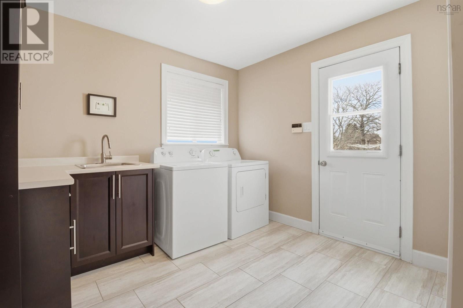 147 Flagstone Drive - 15