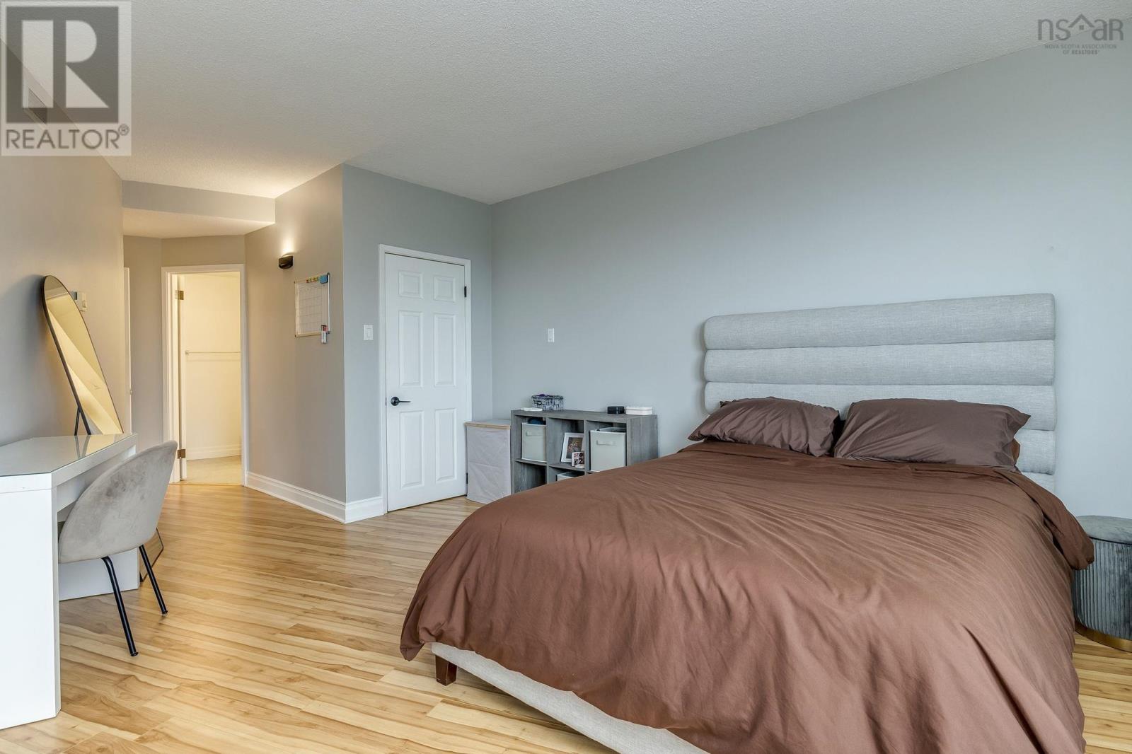 #503 1074 Wellington Street - 14