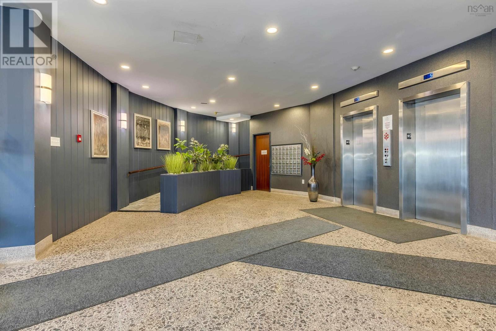 #503 1074 Wellington Street - 22