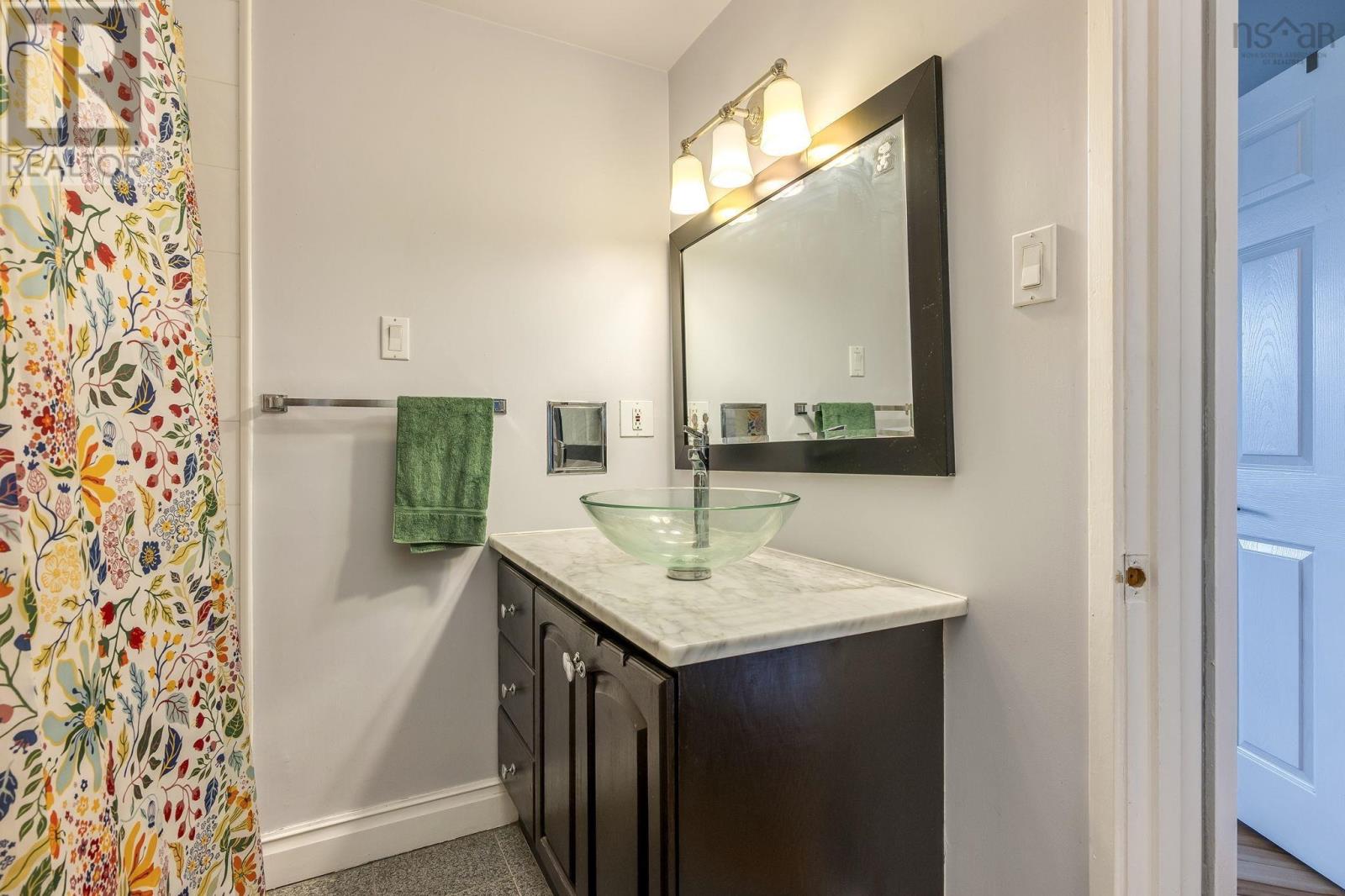 #503 1074 Wellington Street - 15