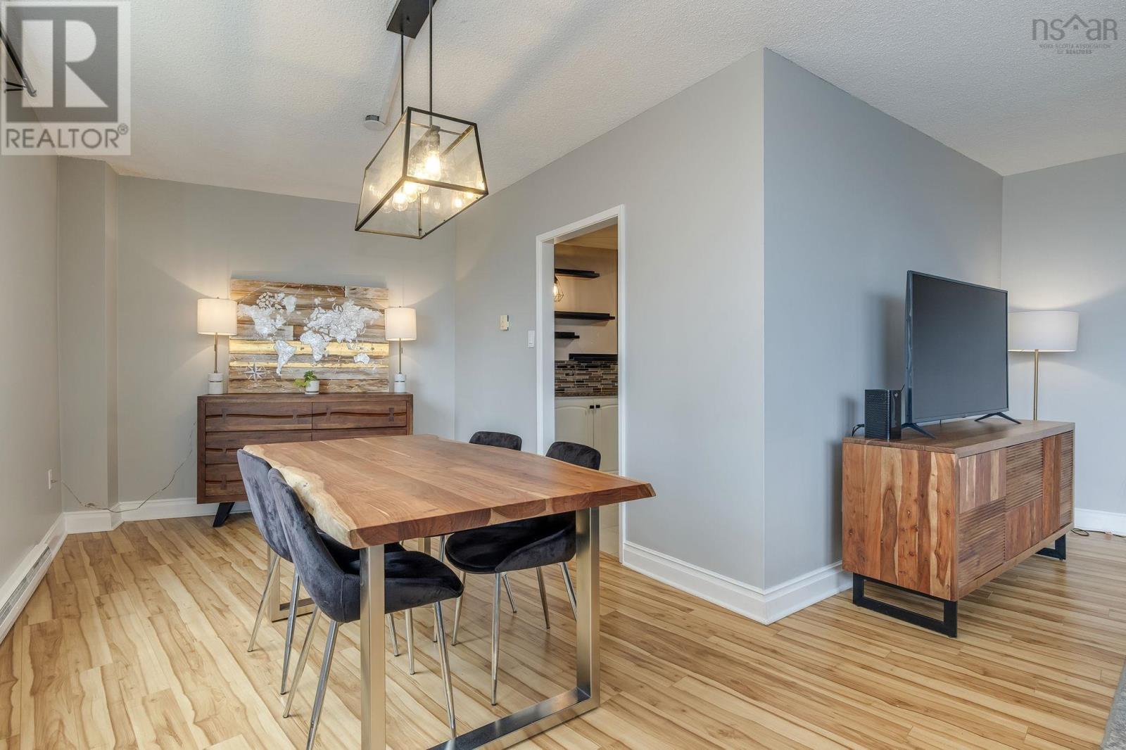 #503 1074 Wellington Street - 11