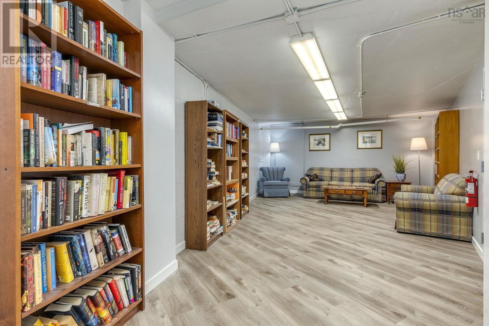 #503 1074 Wellington Street - 17