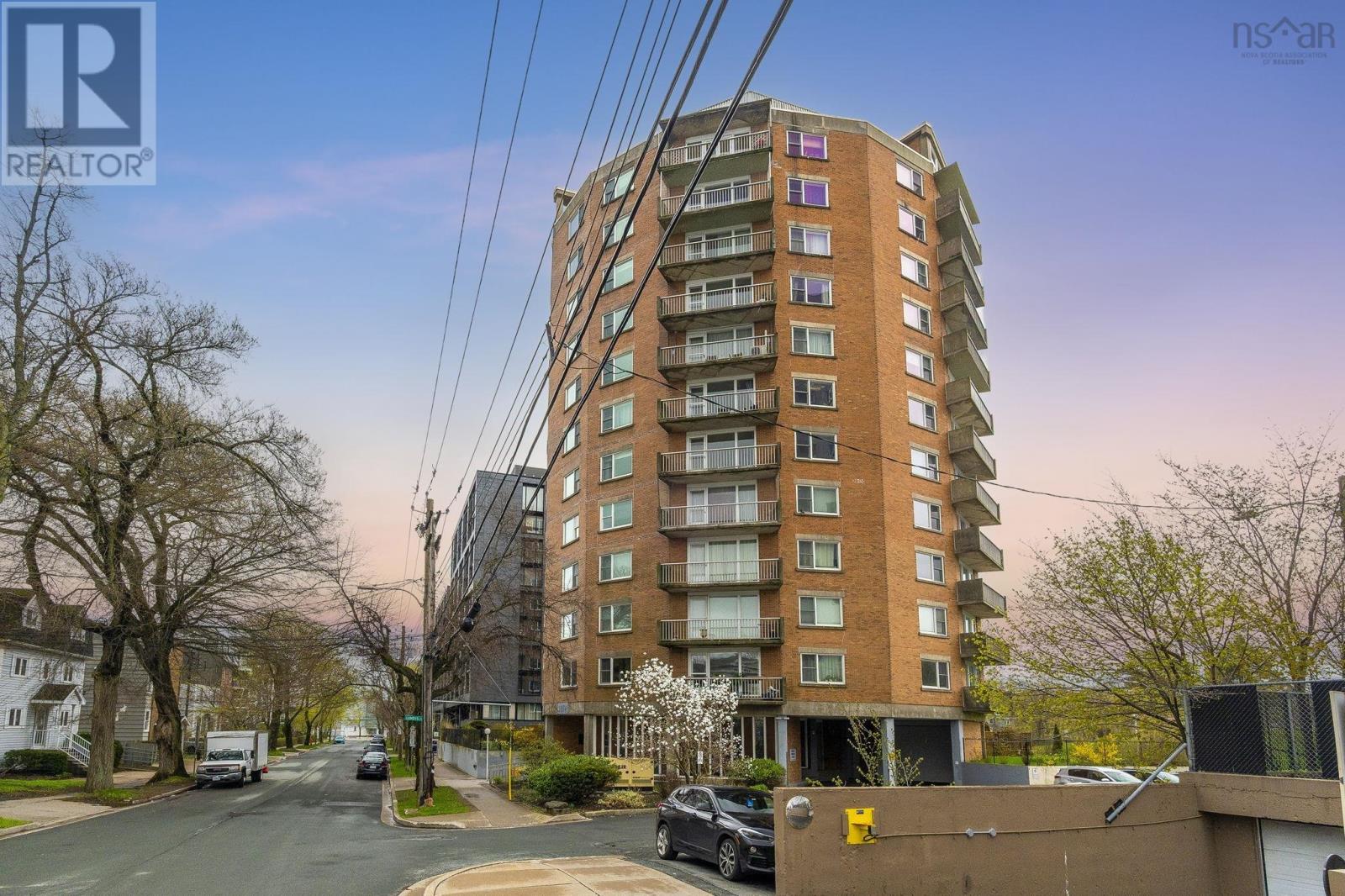 #503 1074 Wellington Street - 1