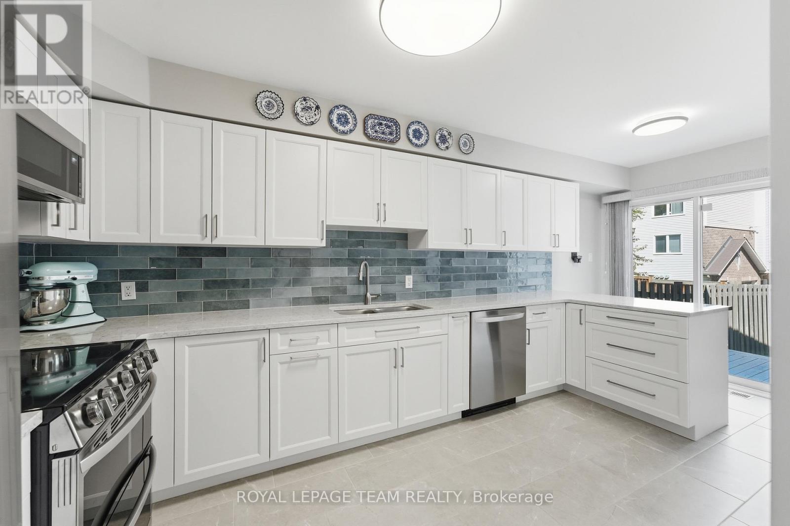 3 Bed, 3 Bath House for Sale in Ottawa – 4580 OGILVIE WALK CRESCENT, Ottawa – MLS# X13492268 - Image 15