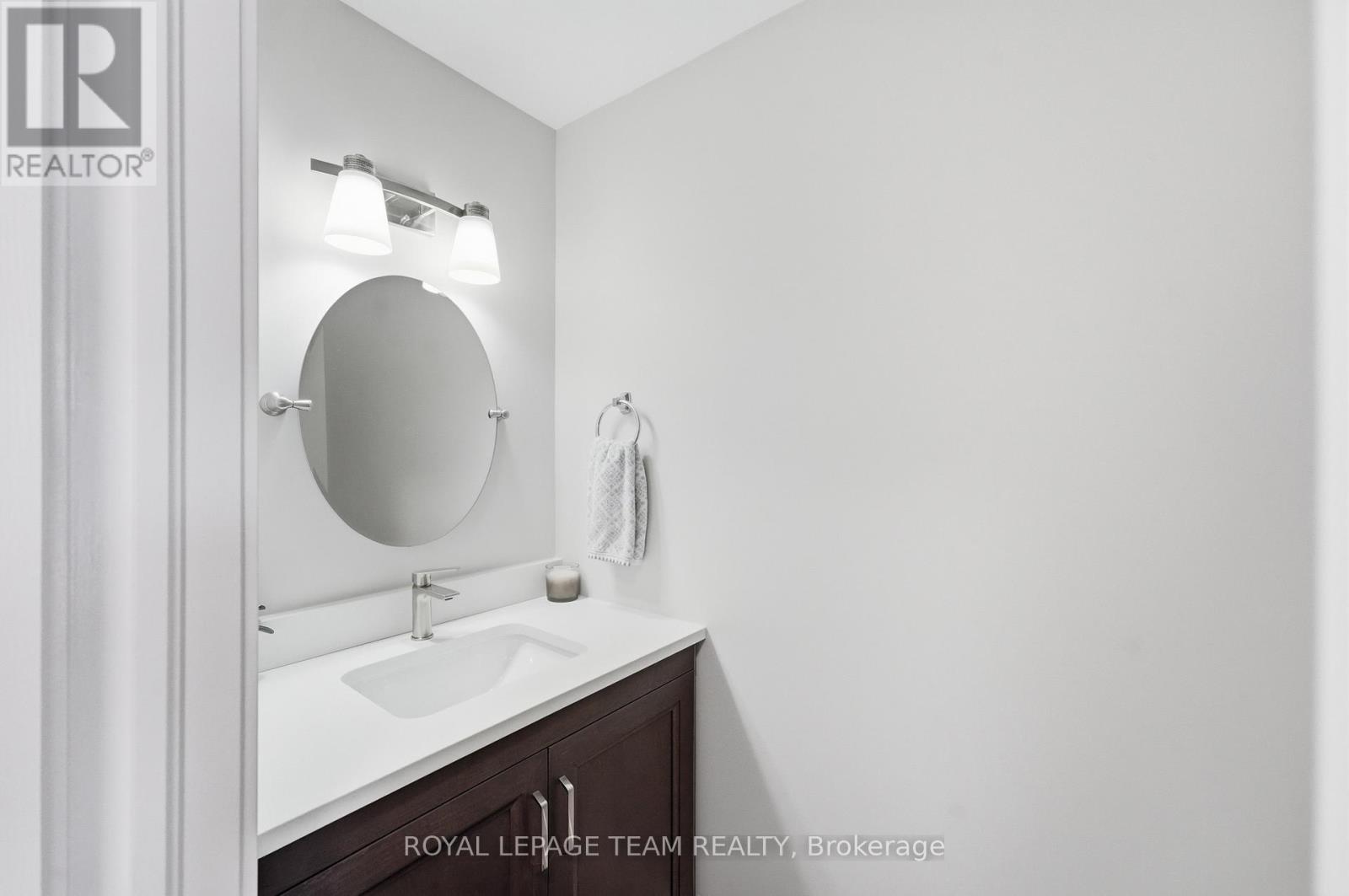 3 Bed, 3 Bath House for Sale in Ottawa – 4580 OGILVIE WALK CRESCENT, Ottawa – MLS# X13492268 - Image 24