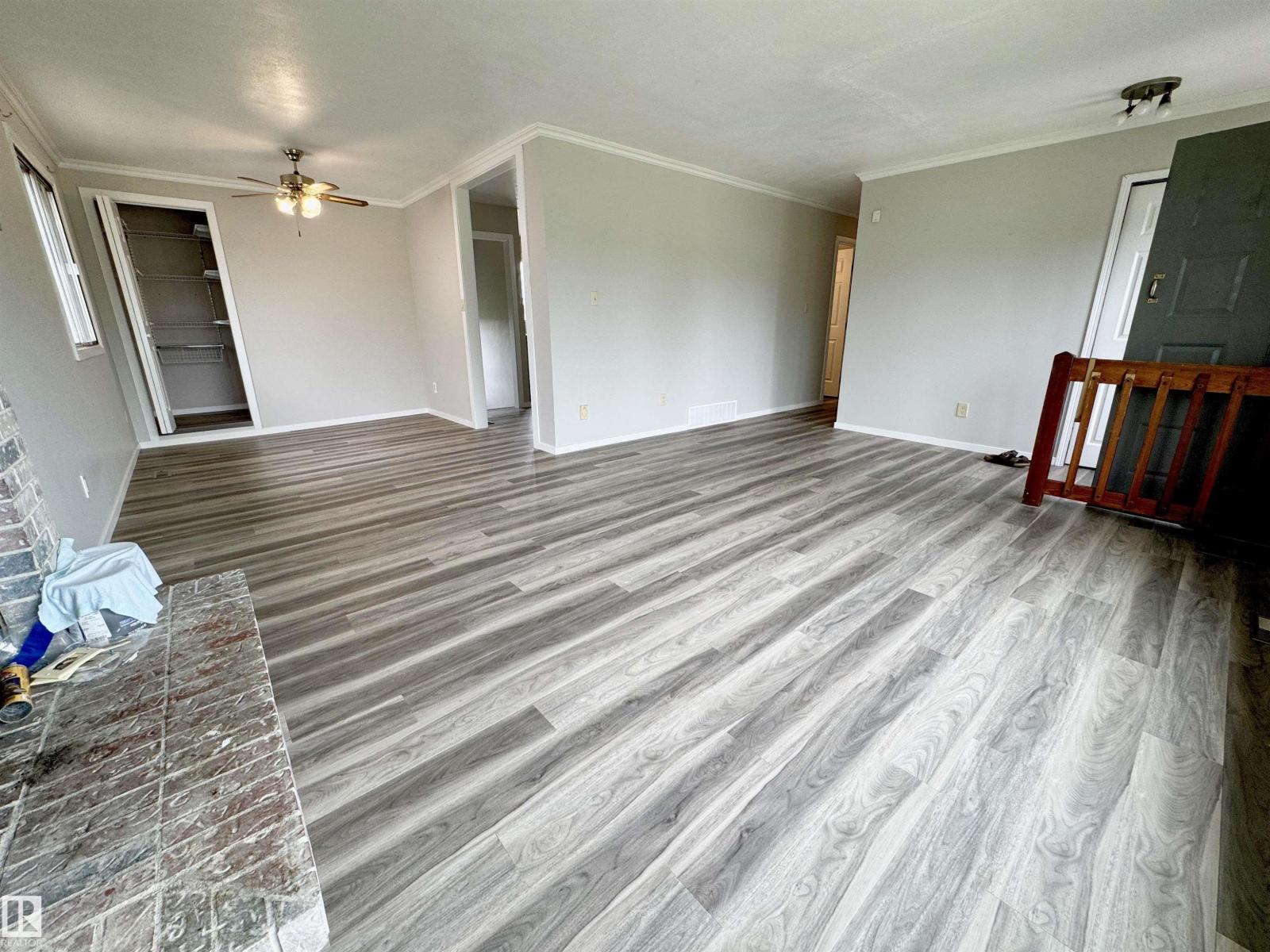 5040 47 ST - 15