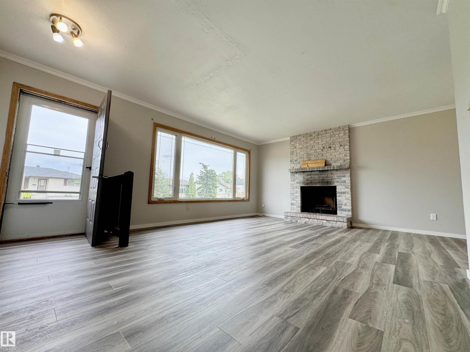 5040 47 ST - 25