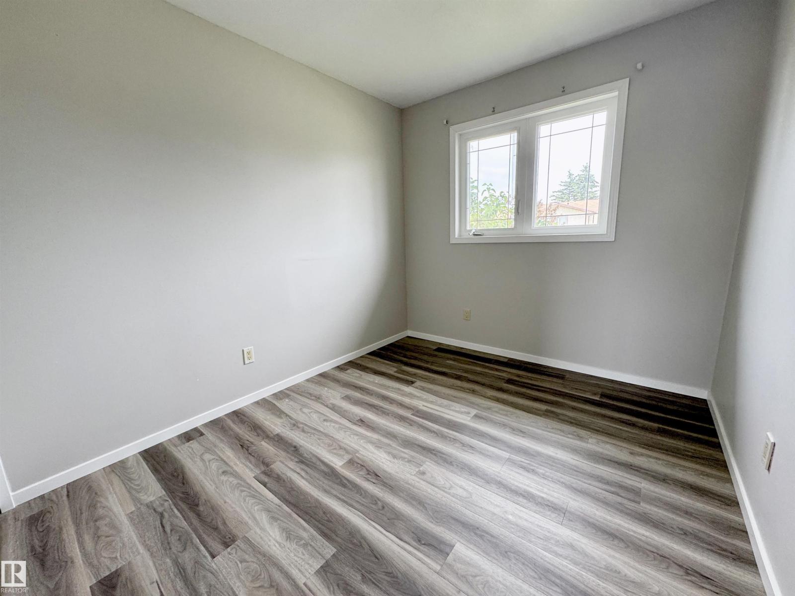 5040 47 ST - 28