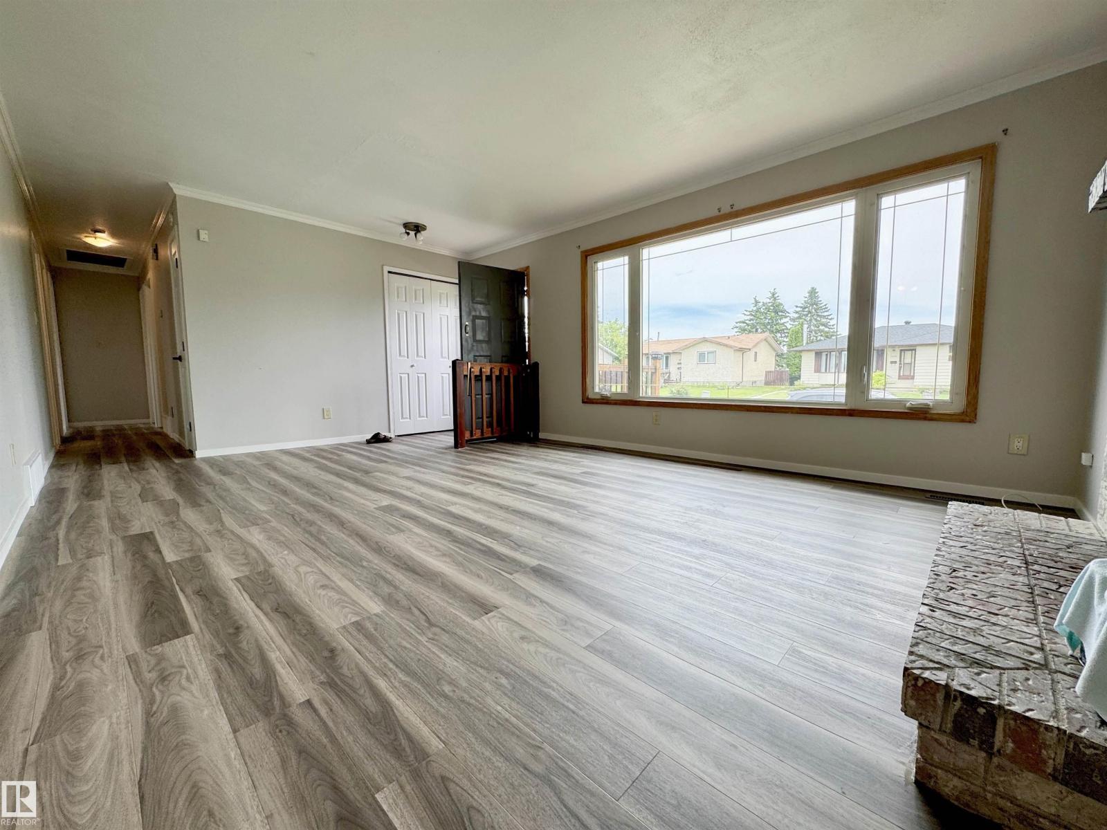 5040 47 ST - 14