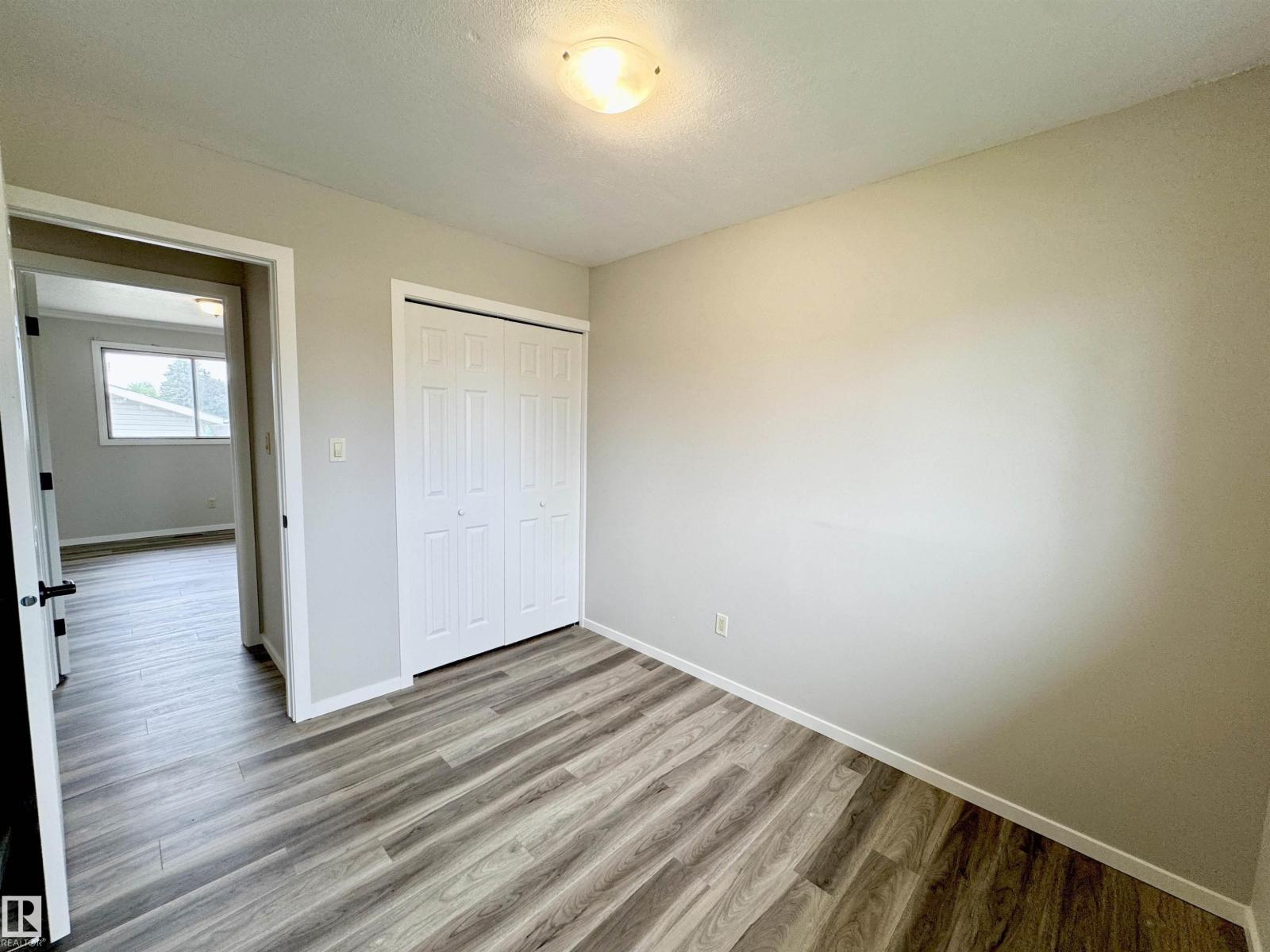 5040 47 ST - 29