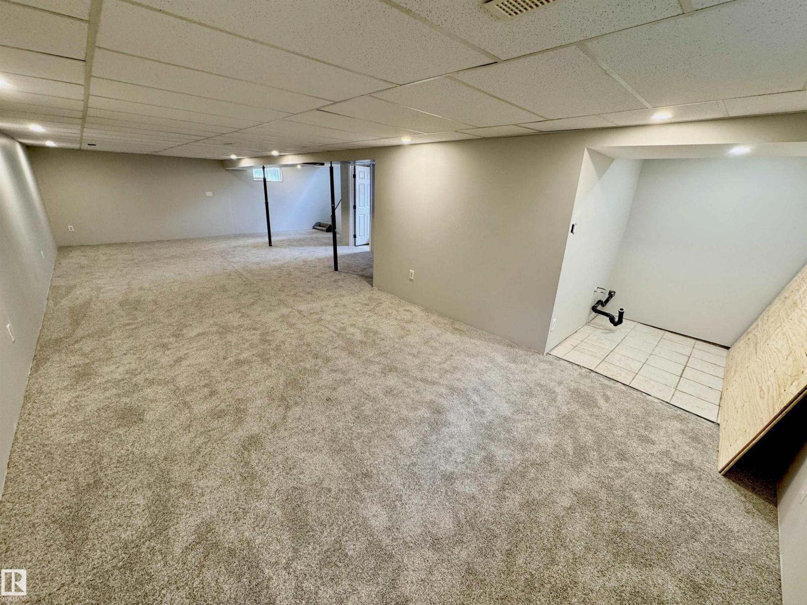 5040 47 ST - 42