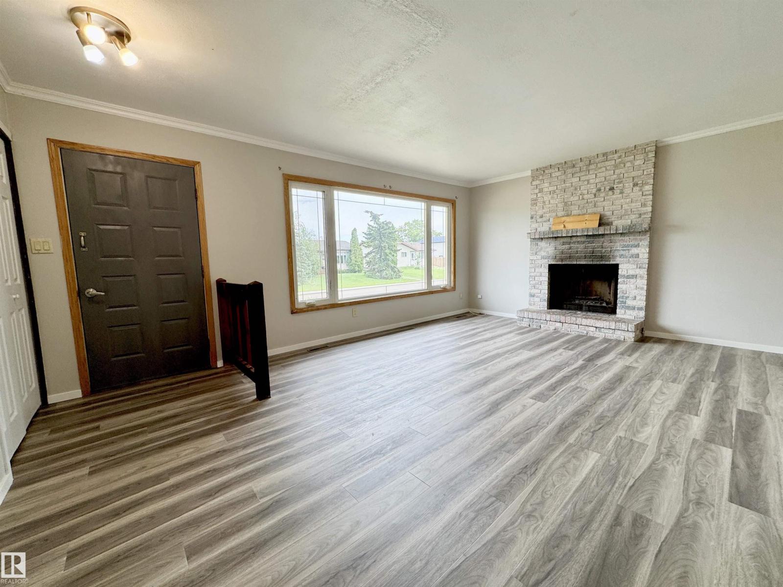 5040 47 ST - 27