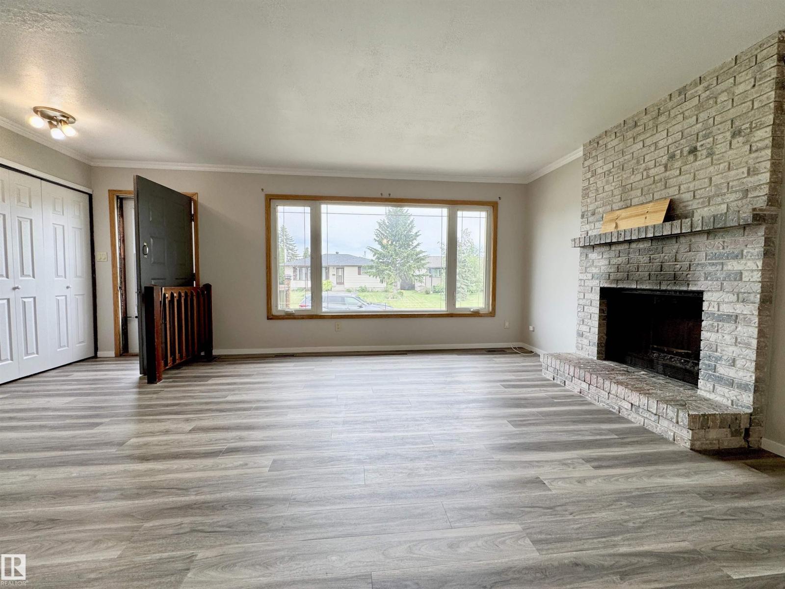 5040 47 ST - 26