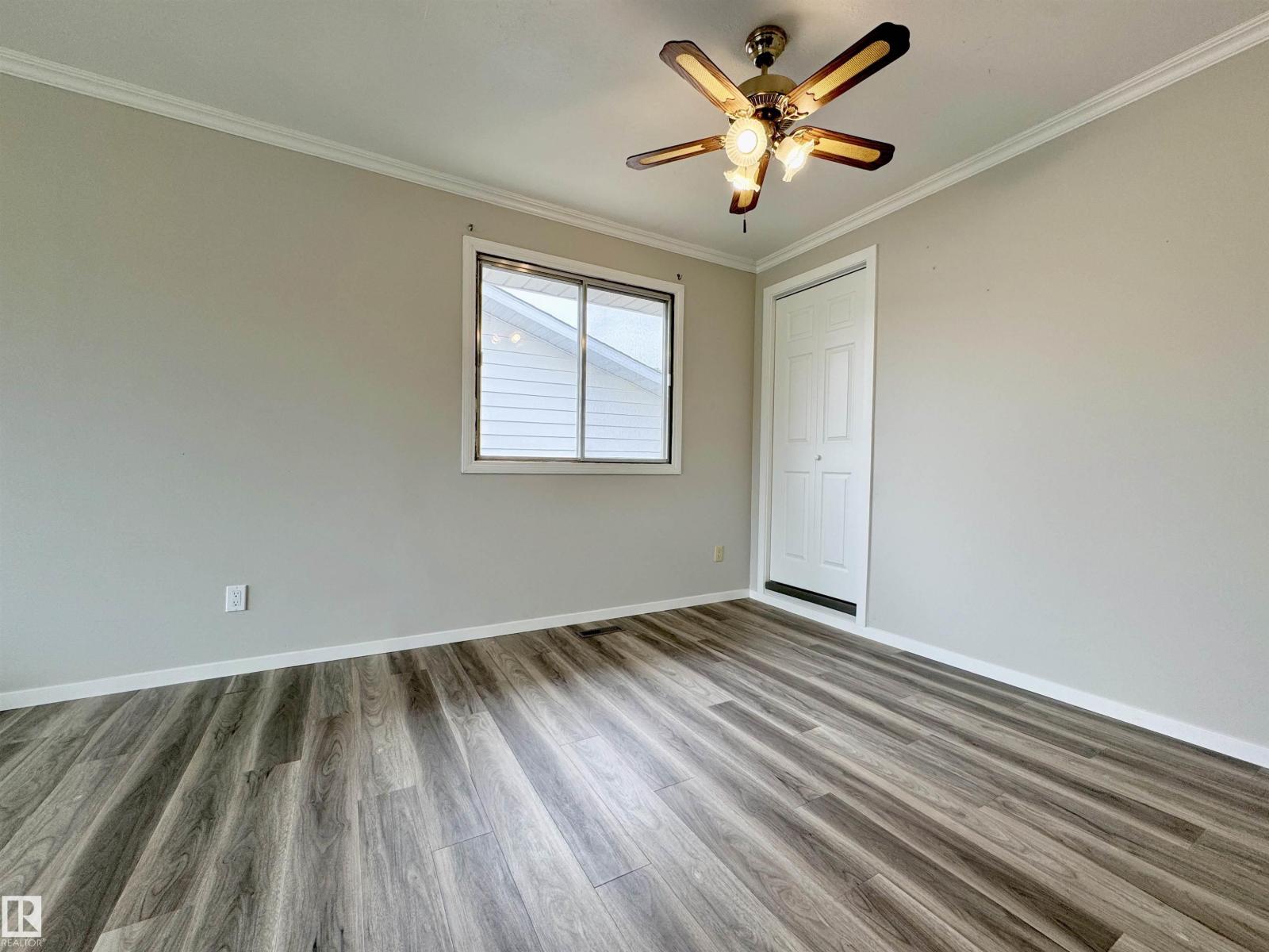 5040 47 ST - 9