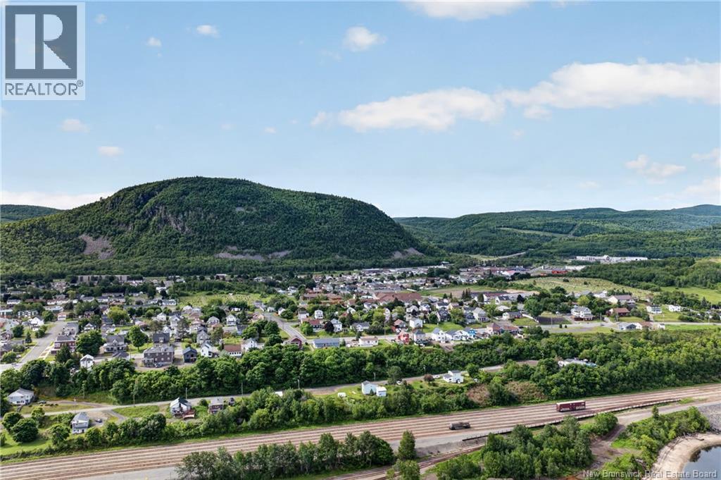 70 Duncan - Image 18