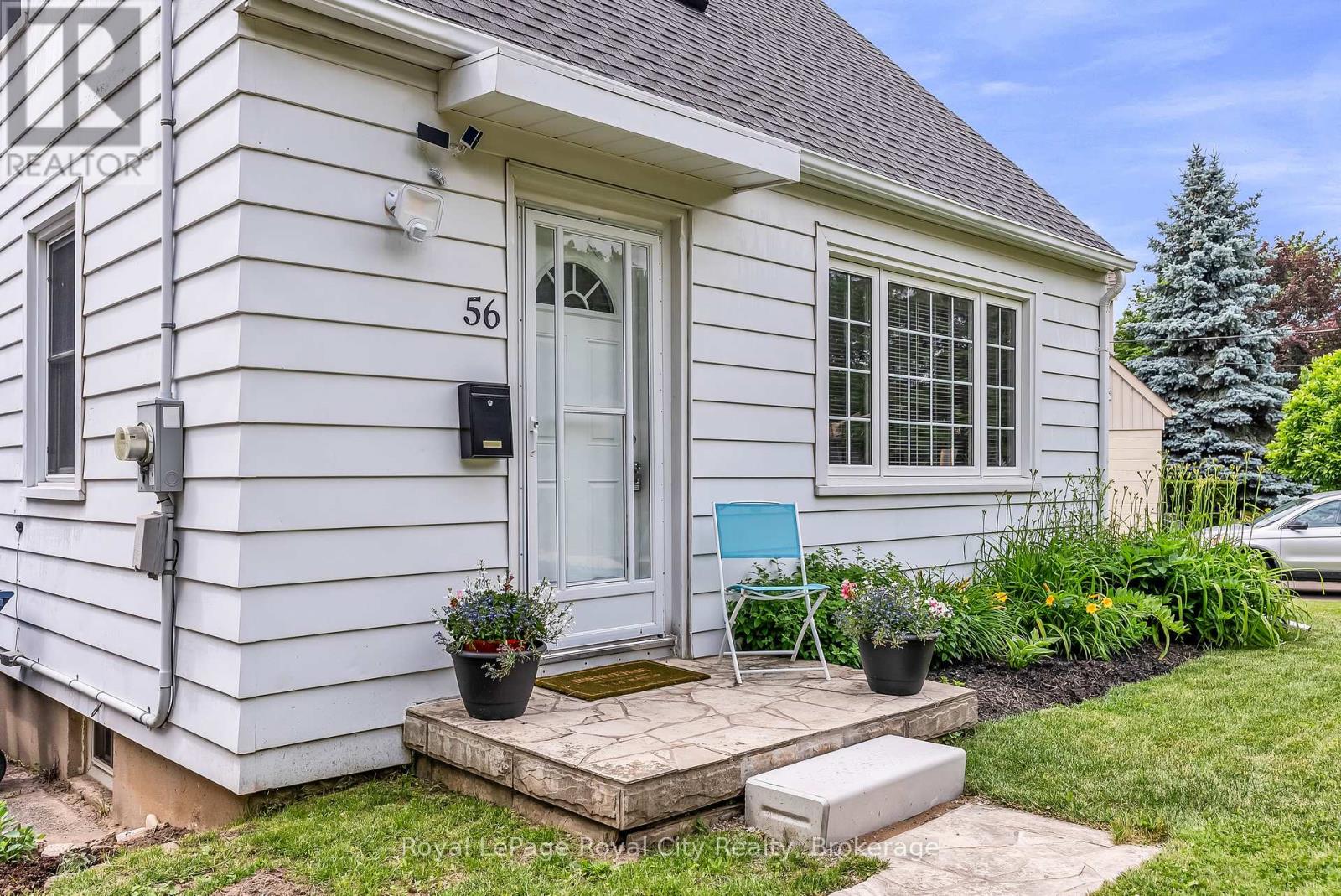 56 WINSTON CRESCENT - 1