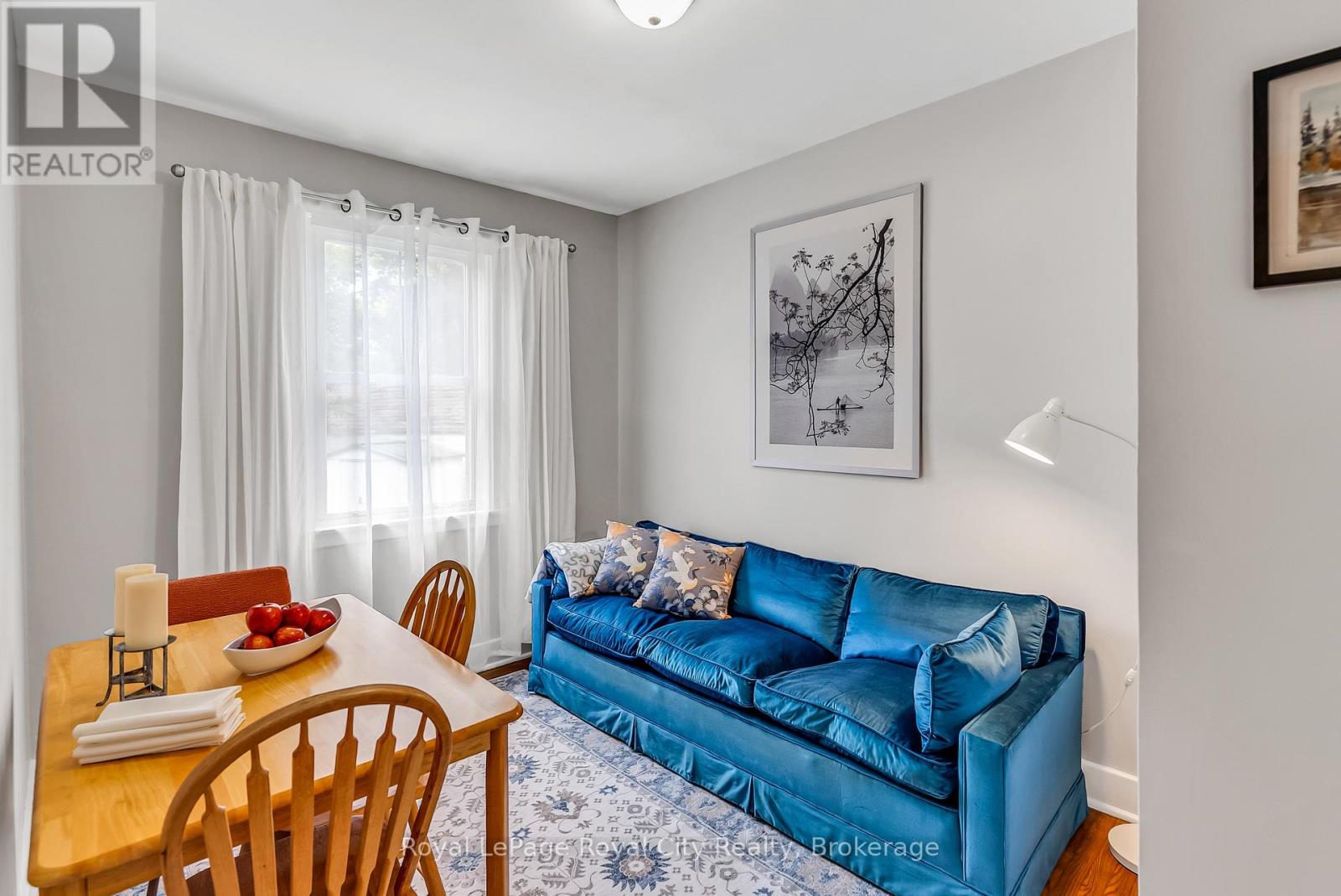 56 WINSTON CRESCENT - 13